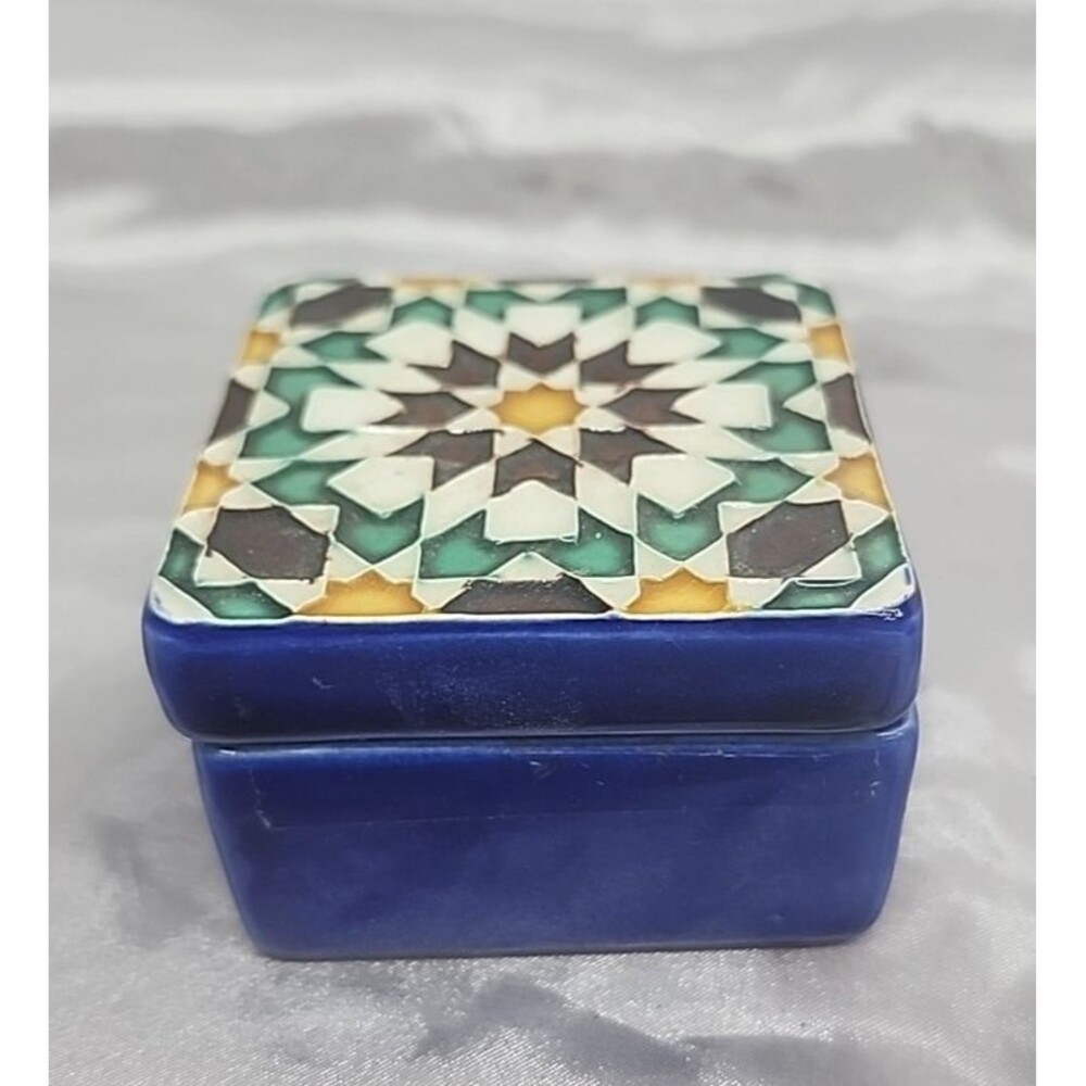 Vintage hand crafted Mosaic Tile Trinket Boxe 2.5 x 2.5 x 1.75 artist signed